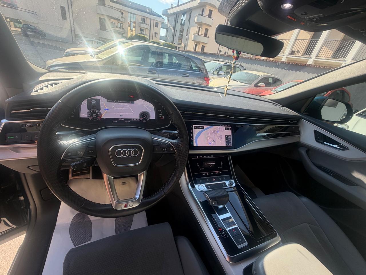 Audi Q8 55 TFSI quattro tiptronic Sport