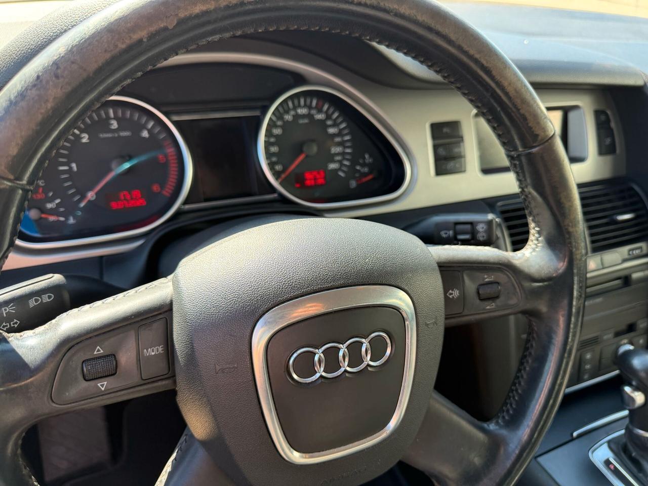 Audi Q7 3.0 V6 TDI 233CV quattro tiptronic