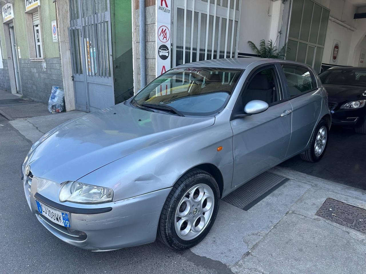 Alfa Romeo 147 1.6i 16V pochi km asi