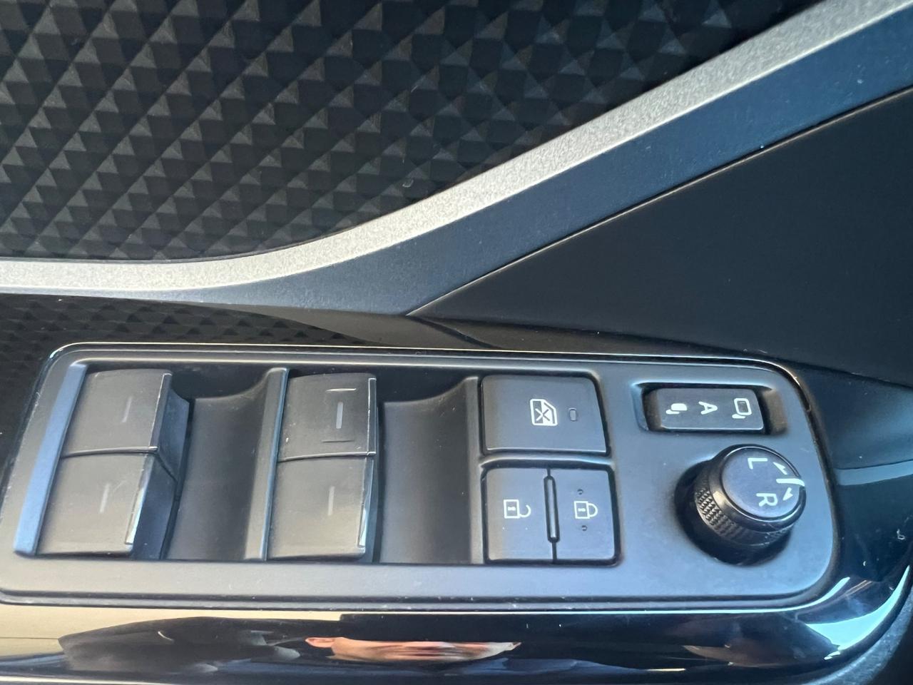 Toyota C-HR 1.8 Hybrid E-CVT Business