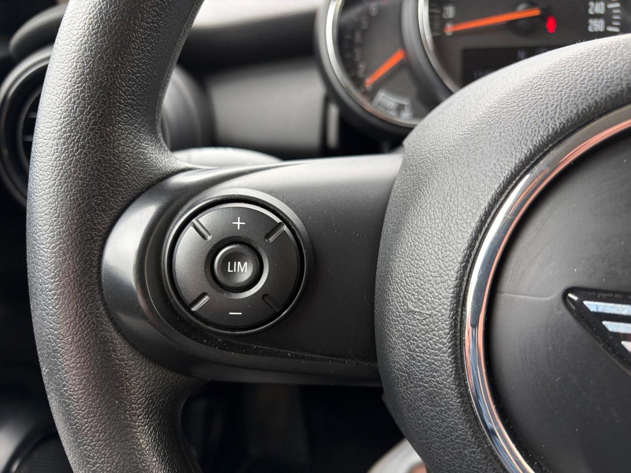 Mini 1.5 One 5 porte OK NEOPATENTATI