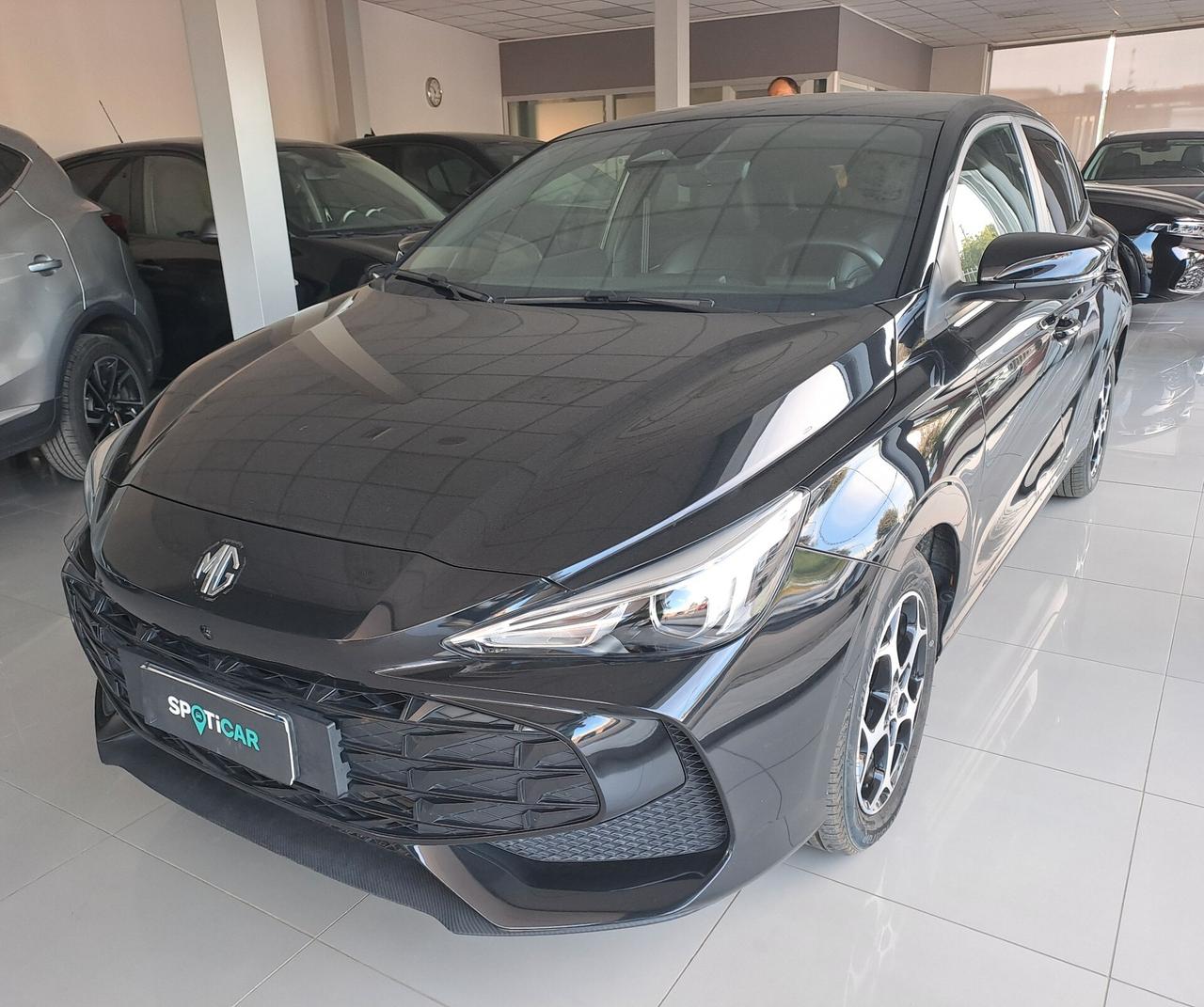 MG3 1.5 Hybrid+ Luxury km 23572 garanzia 7 Anni