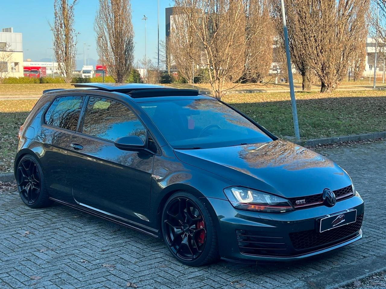 Volkswagen Golf GTI Performance 2.0 TSI DSG 3p. 230CV