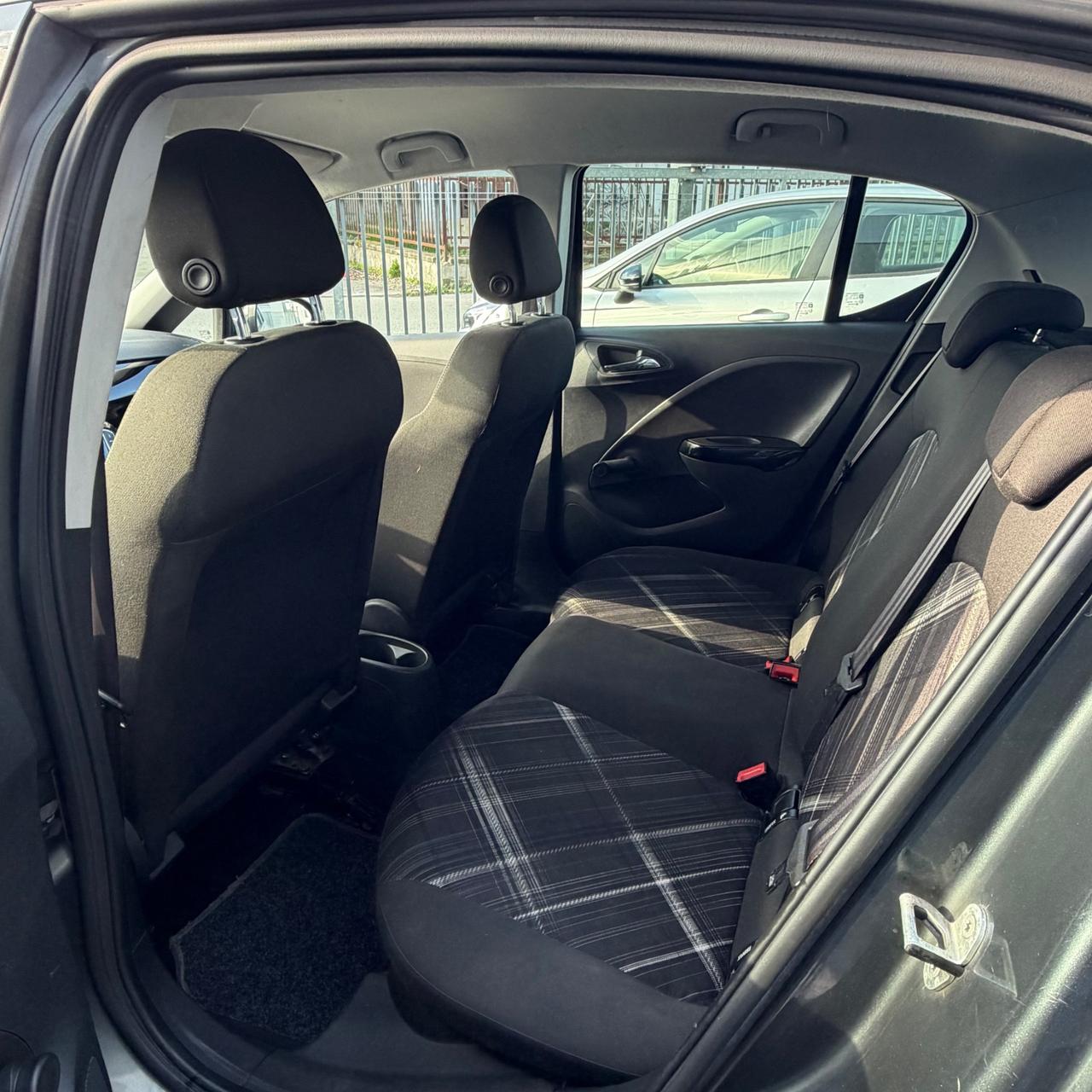 Opel Corsa 1.2 5 porte b-Color NEOPATENTATI