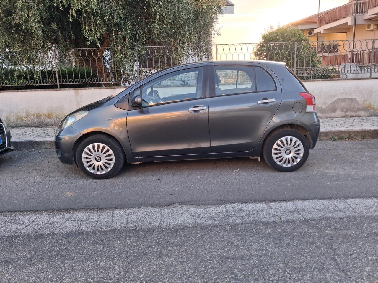 Toyota Yaris 1.3 5 porte Sol