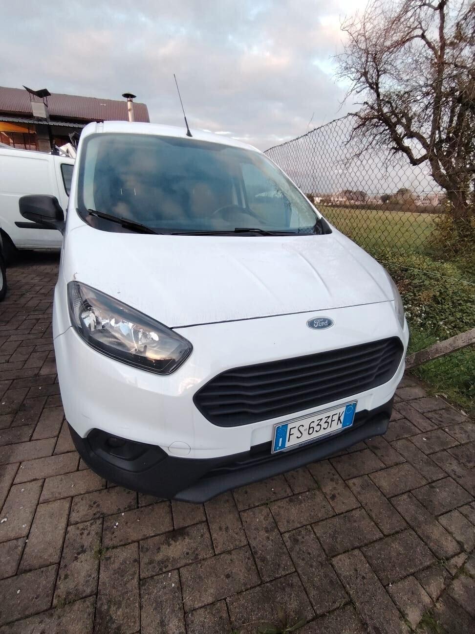 Ford Tourneo Courier 1.5 TDCI 75 CV Plus