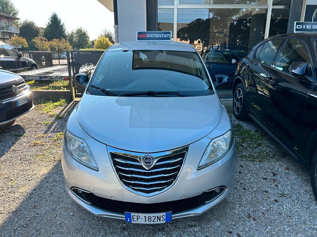 Lancia Ypsilon 0.9 TwinAir 85 CV 5 porte S&S Platinum