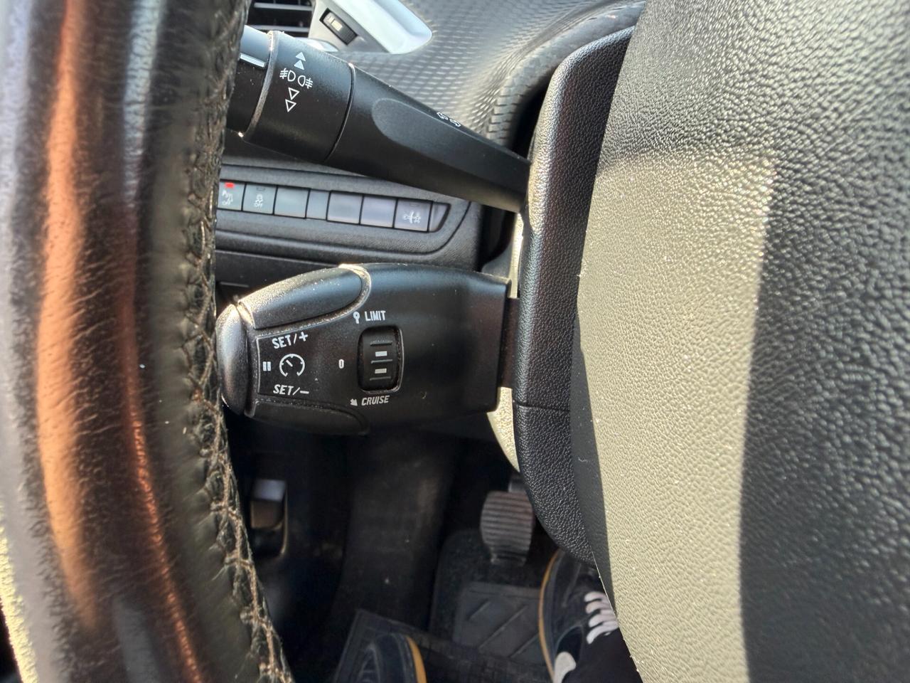 PEUGEOT 2008 ANNO 2014 1.2 BENZINA 82 CV