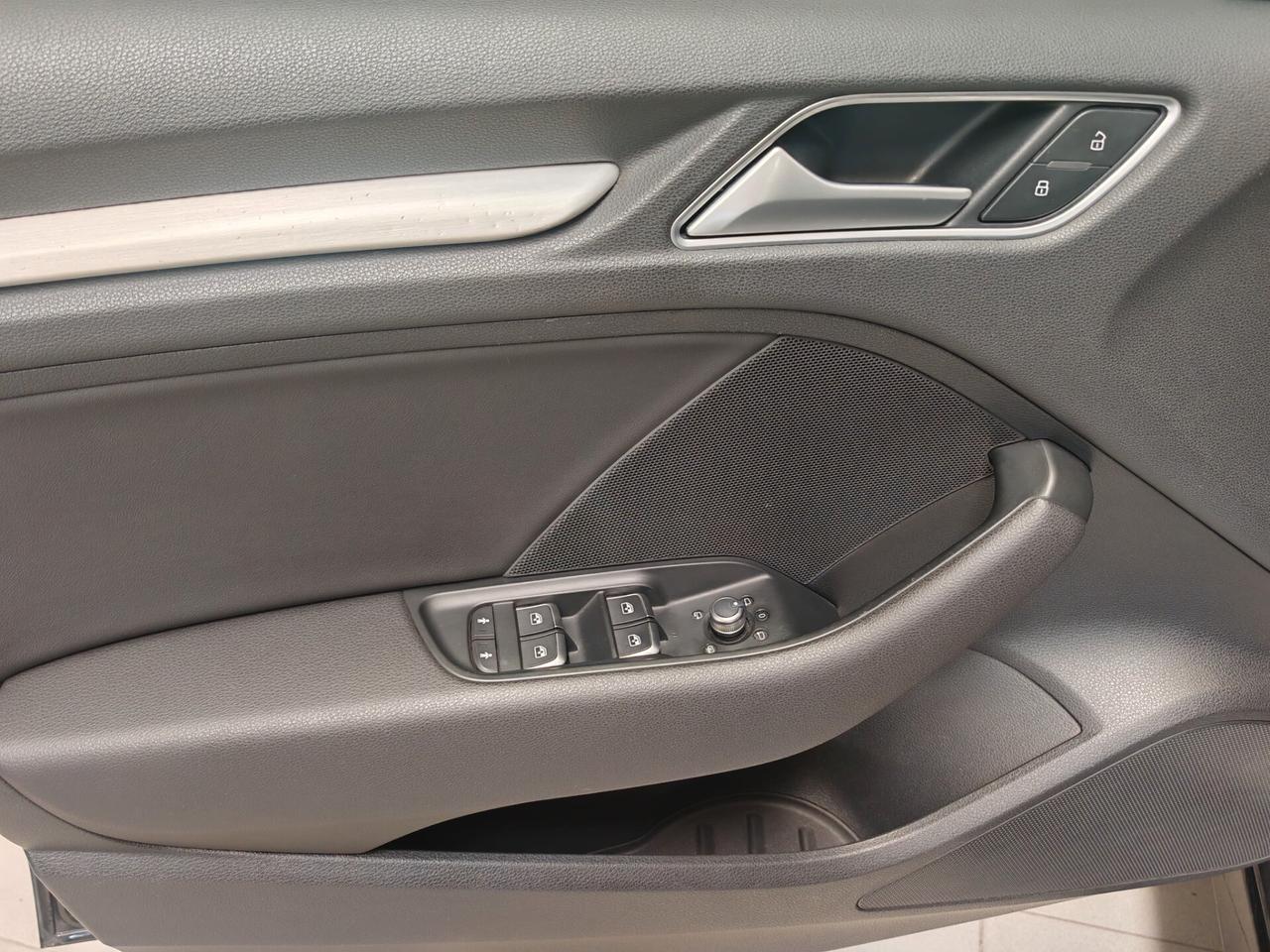 Audi A3 Sedan 1.6 TDI 116 CV S-LINE