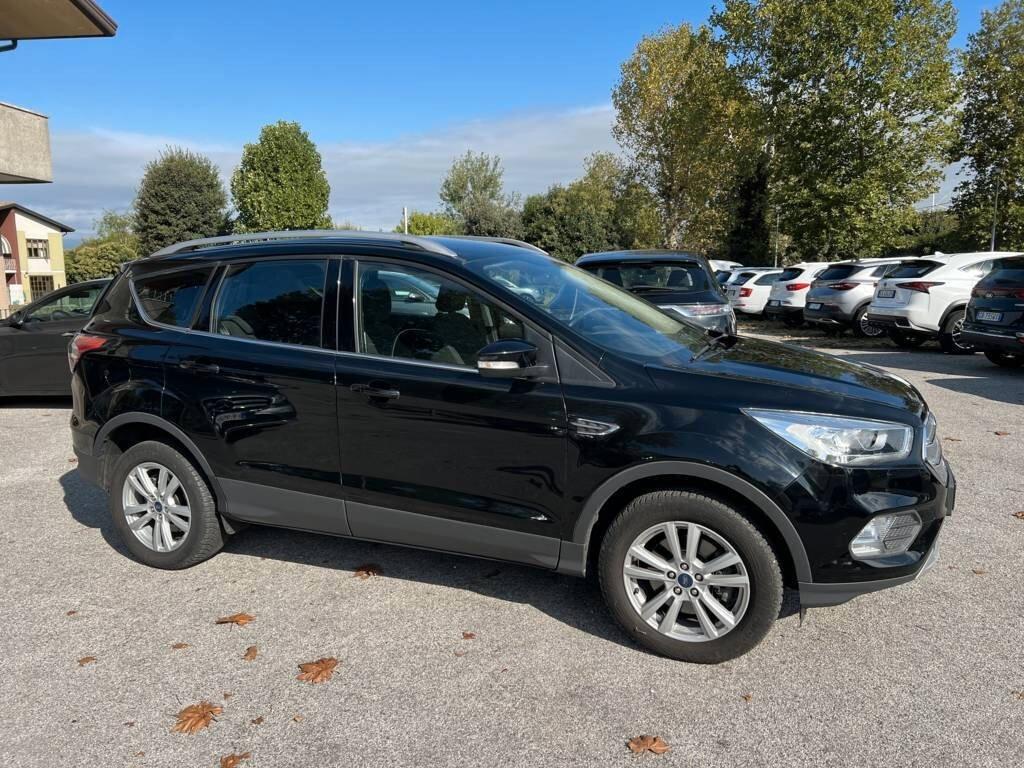 Ford Kuga 1.5 TDCI 120 CV S&S 2WD Powershift Edition