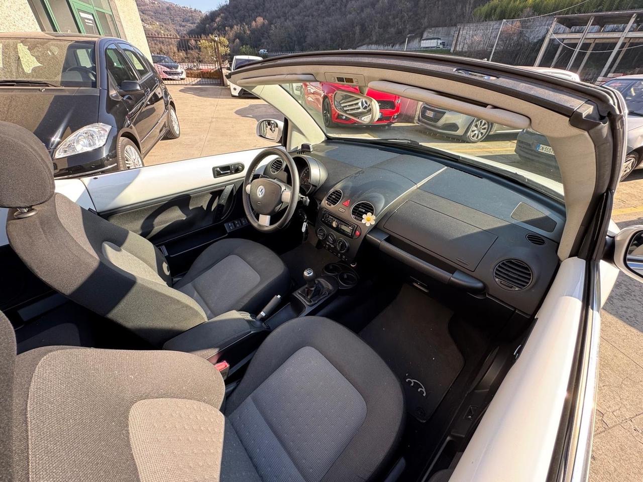 Volkswagen New Beetle 1.4 Cabrio