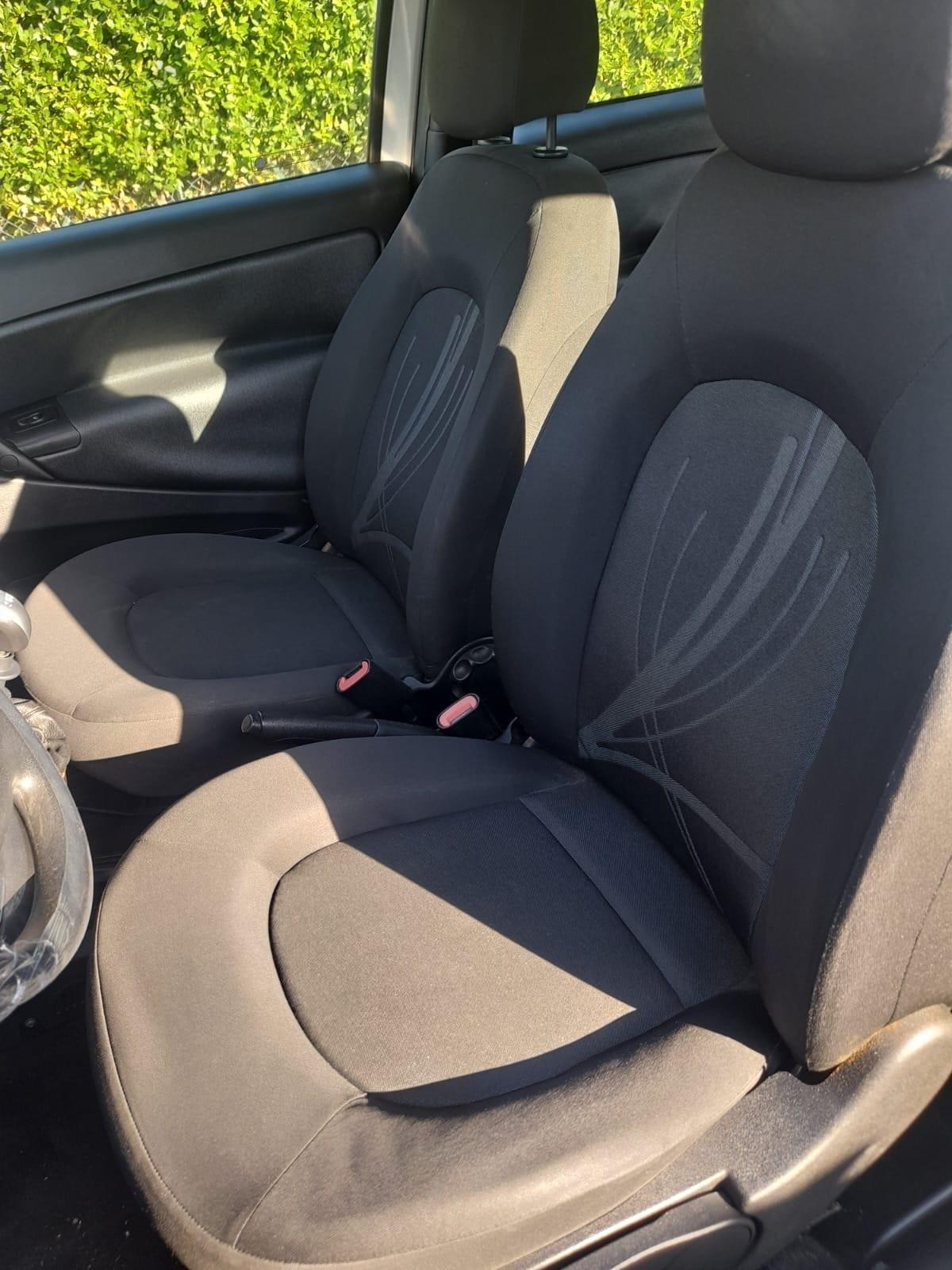 Lancia Ypsilon 1.2 69 CV Unyca