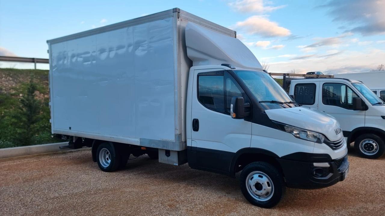 Iveco Daily GEMELLATO CON SPONDA IDRAULICA