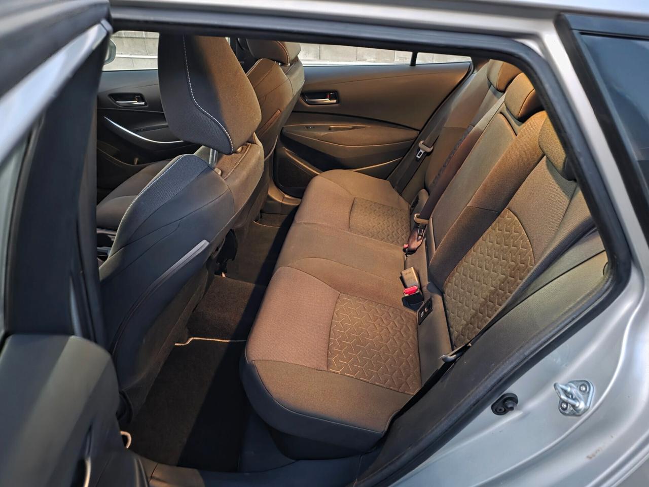 Toyota Corolla Touring Sports 1.8 Hybrid Business Tech