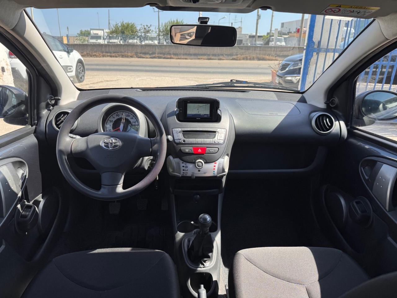 Toyota Aygo 1.0 VVT-i 5 porte “NAVI-LED”