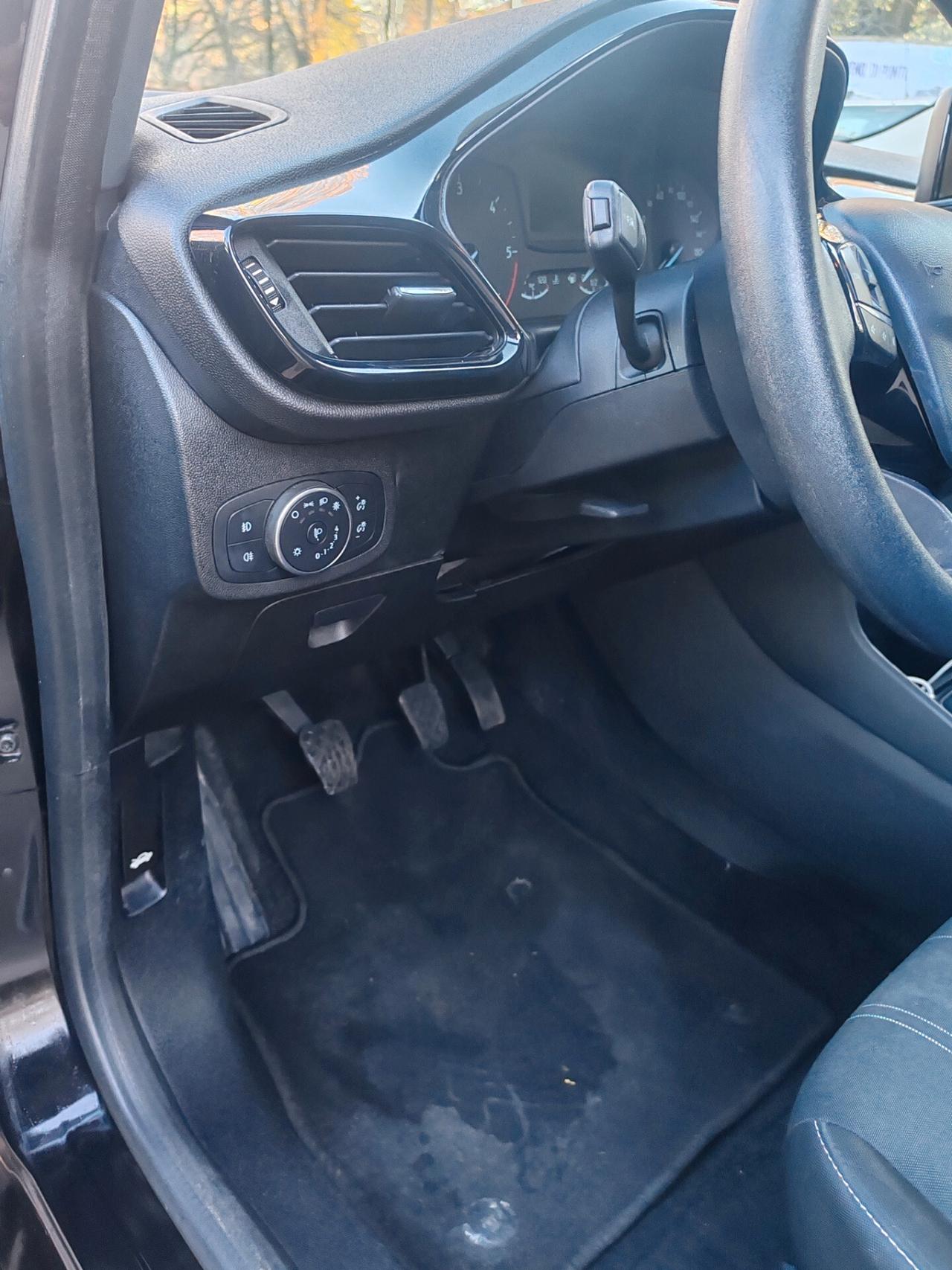 Ford Fiesta 1.5 EcoBlue 5 porte titanium