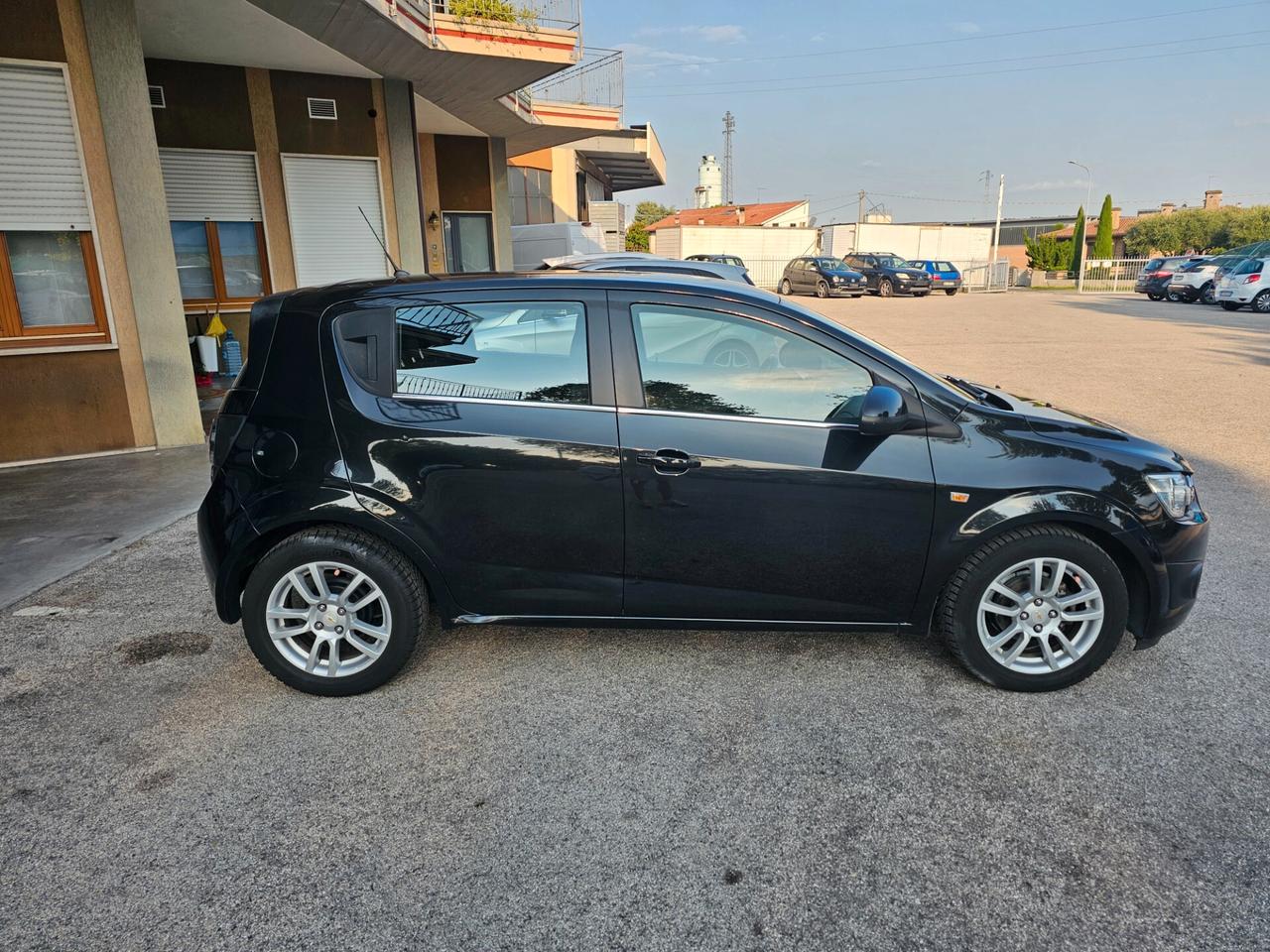 Chevrolet Aveo 1.2 5 porte - Neopatentati