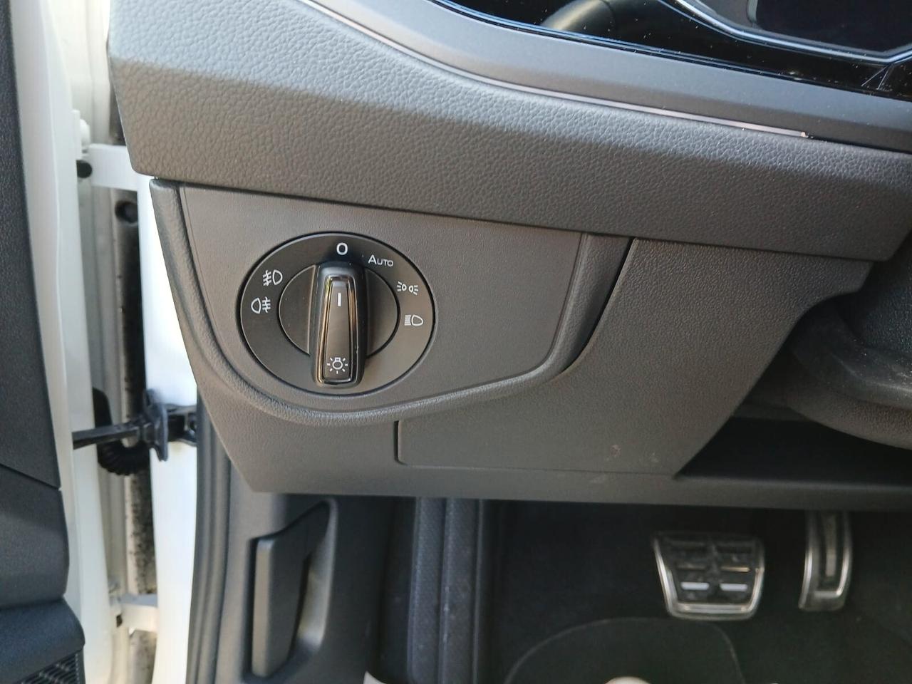 Volkswagen Taigo 1.0 TSI 115 CV DSG R-Line-AZIENDALE