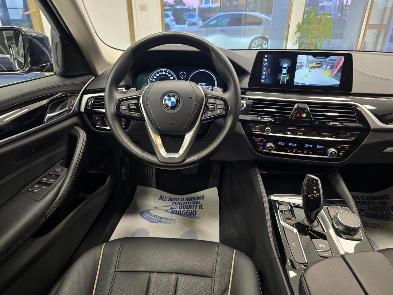 Bmw 530d xDrive Luxury 265cv con 11.000km PARI A NUOVO!!