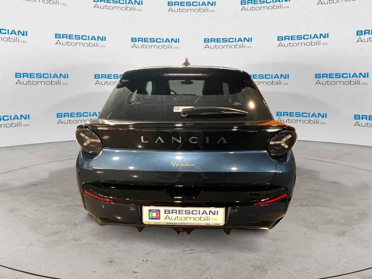 Lancia Ypsilon Hybrid e-DCT Edizione Cassina
