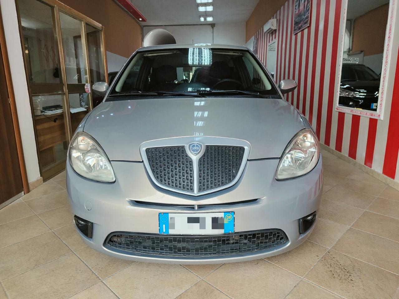 Lancia Ypsilon 1.3 MJT 75 CV Argento