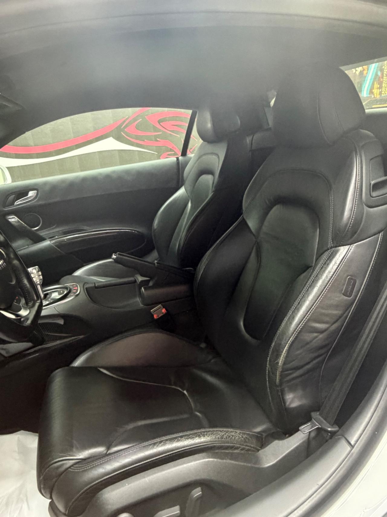 Audi R8 4.2 V8 FSI quattro R tronic