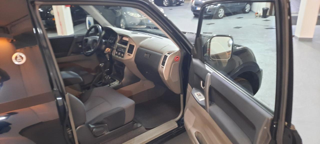 Mitsubishi Pajero 3.2 16V DI-D 3p. aut. Intense