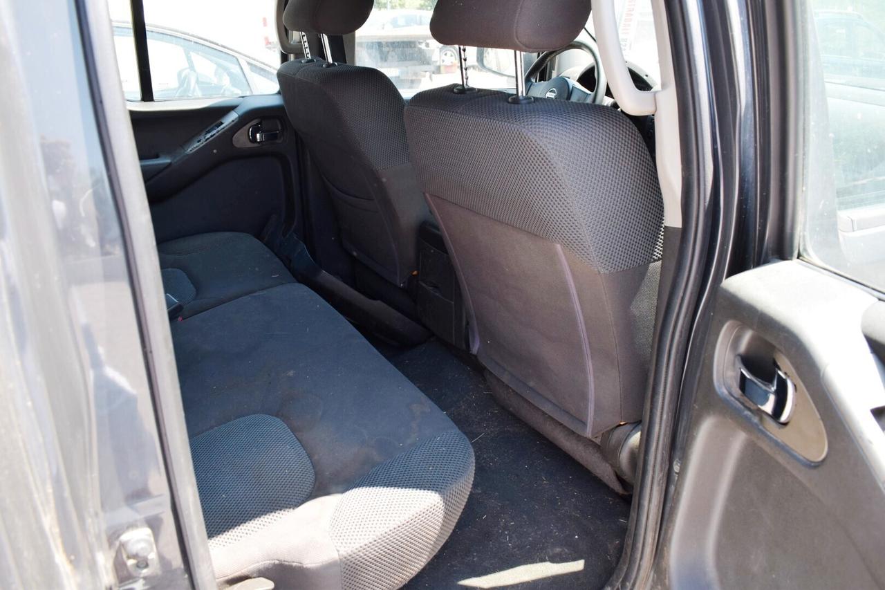 Nissan Navara 2.5dCi 174cv Doppia Cabina Sport Pick-up 4WD DA RIPARARE