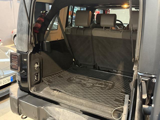 JEEP Wrangler Unlimited 2.8 CRD Sport Auto