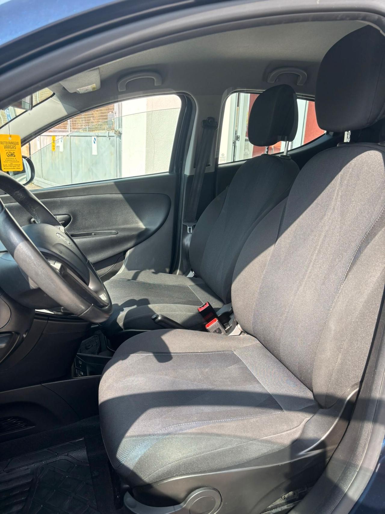 Lancia Ypsilon 1.2 69 CV 5 porte S&S Gold