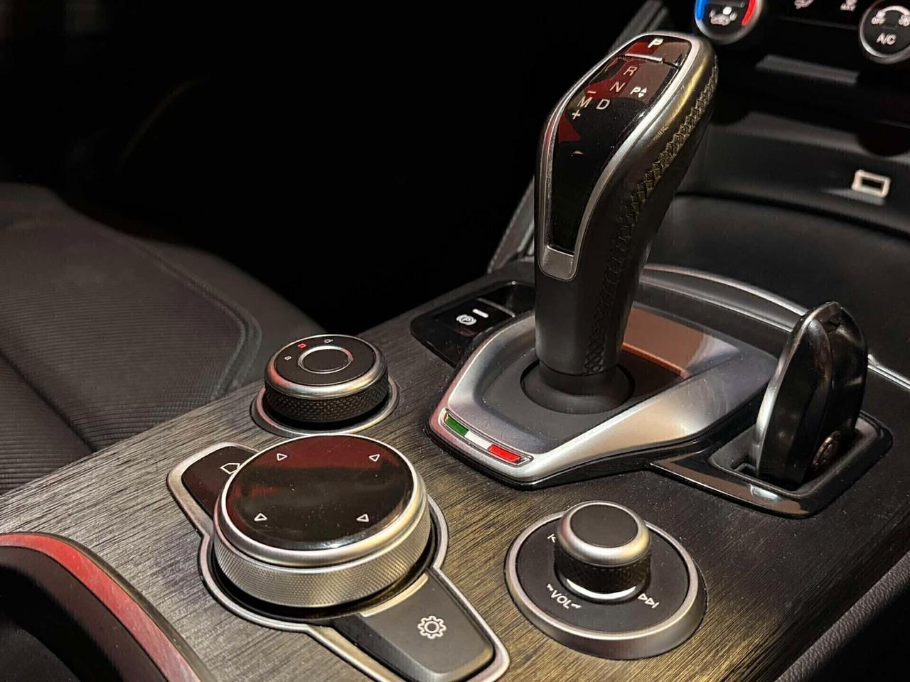 Alfa Romeo Stelvio 2.2 Turbodiesel 190 CV AT8 Q4 Business