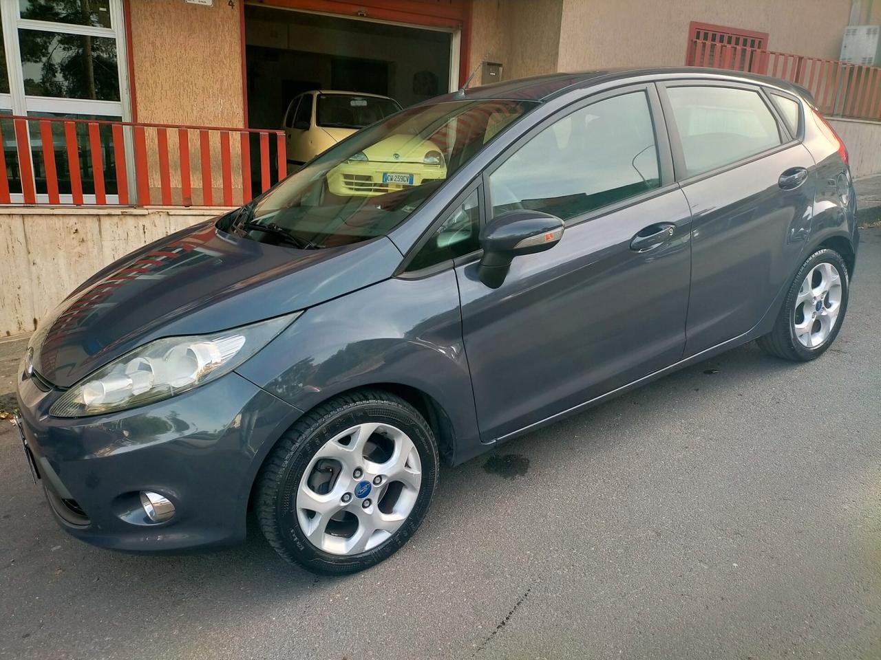 Ford Fiesta 1.4 TDCi 70CV 5 porte Business