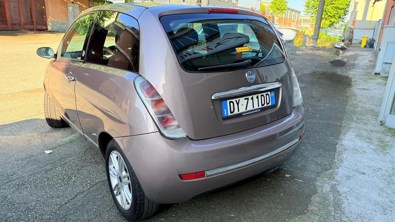 Lancia Ypsilon 1.4 Platino Ecochic GPL