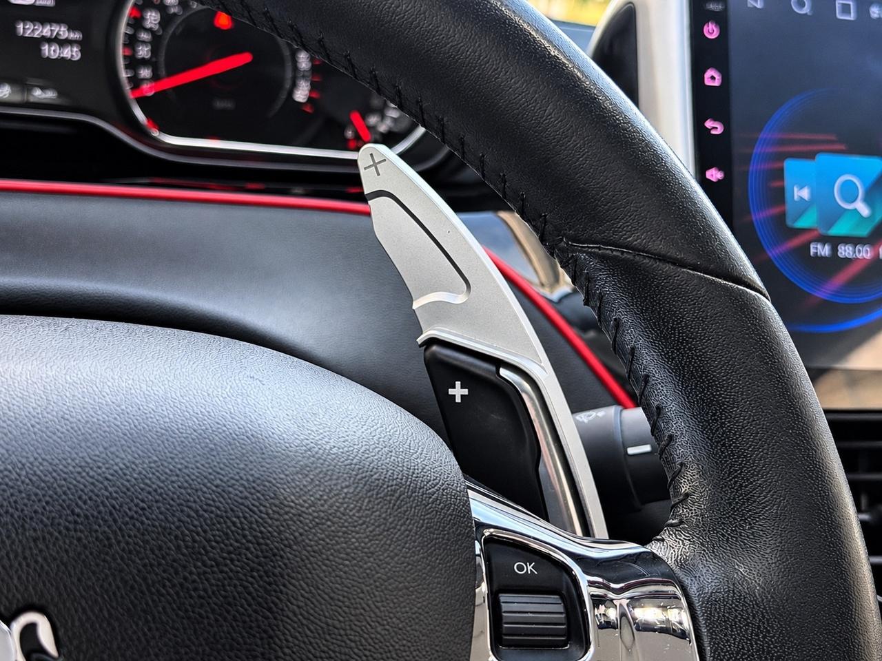 Peugeot 208 1.4 e-HDi 68 CV - CAMBIO AUTOMATICO