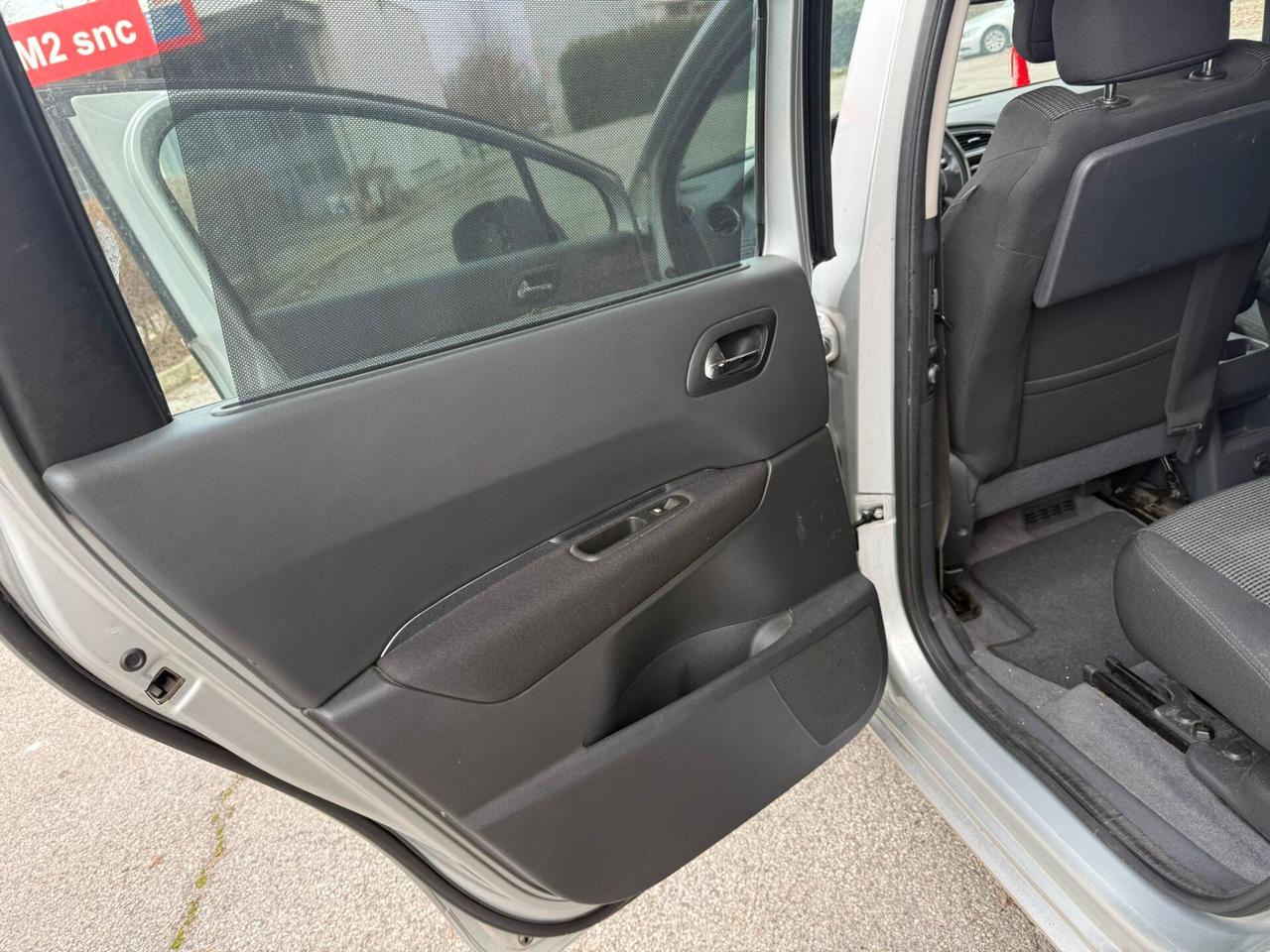 Peugeot 5008 1.6 HDi 112CV Féline