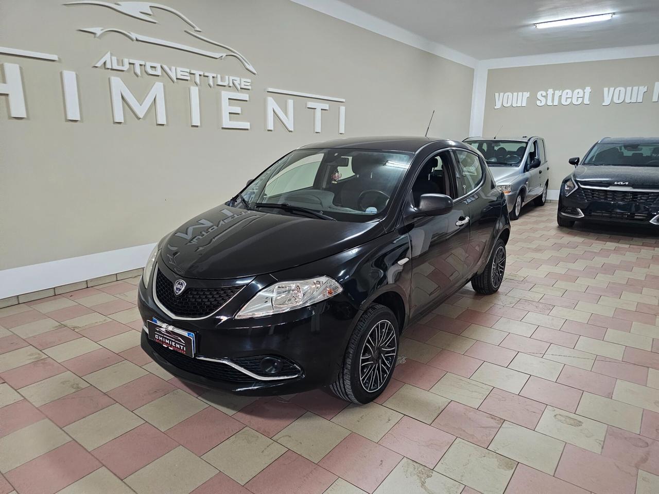 Lancia Ypsilon 0.9 TwinAir 85 CV 5 porte Metano Ecochic Gold