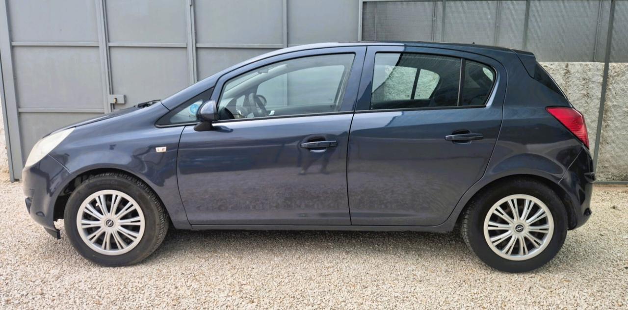 Opel Corsa 1.2 5 porte Cosmo