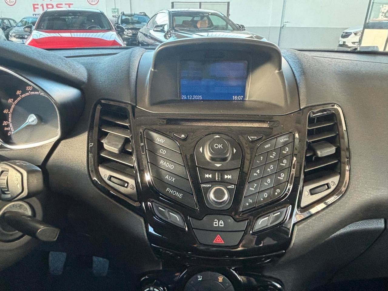 Ford Fiesta 1.5 TDCi 75CV 5 porte Titanium