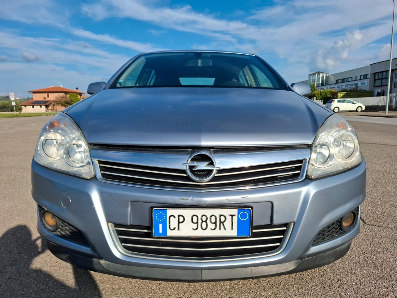Opel Astra 1.7 CDTI 101CV 5 porte Cosmo