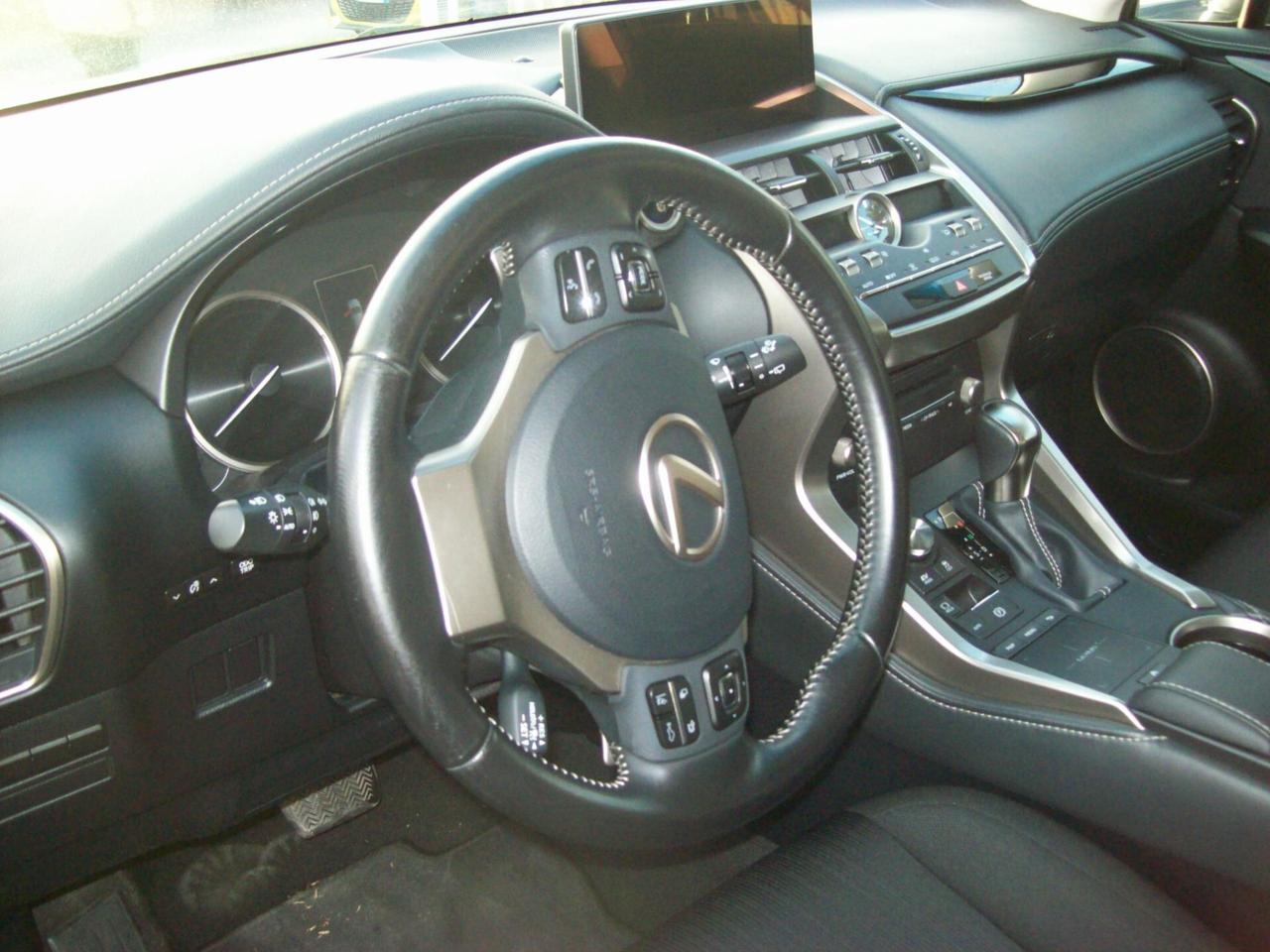 Lexus NX 300h Hybrid 4WD Business