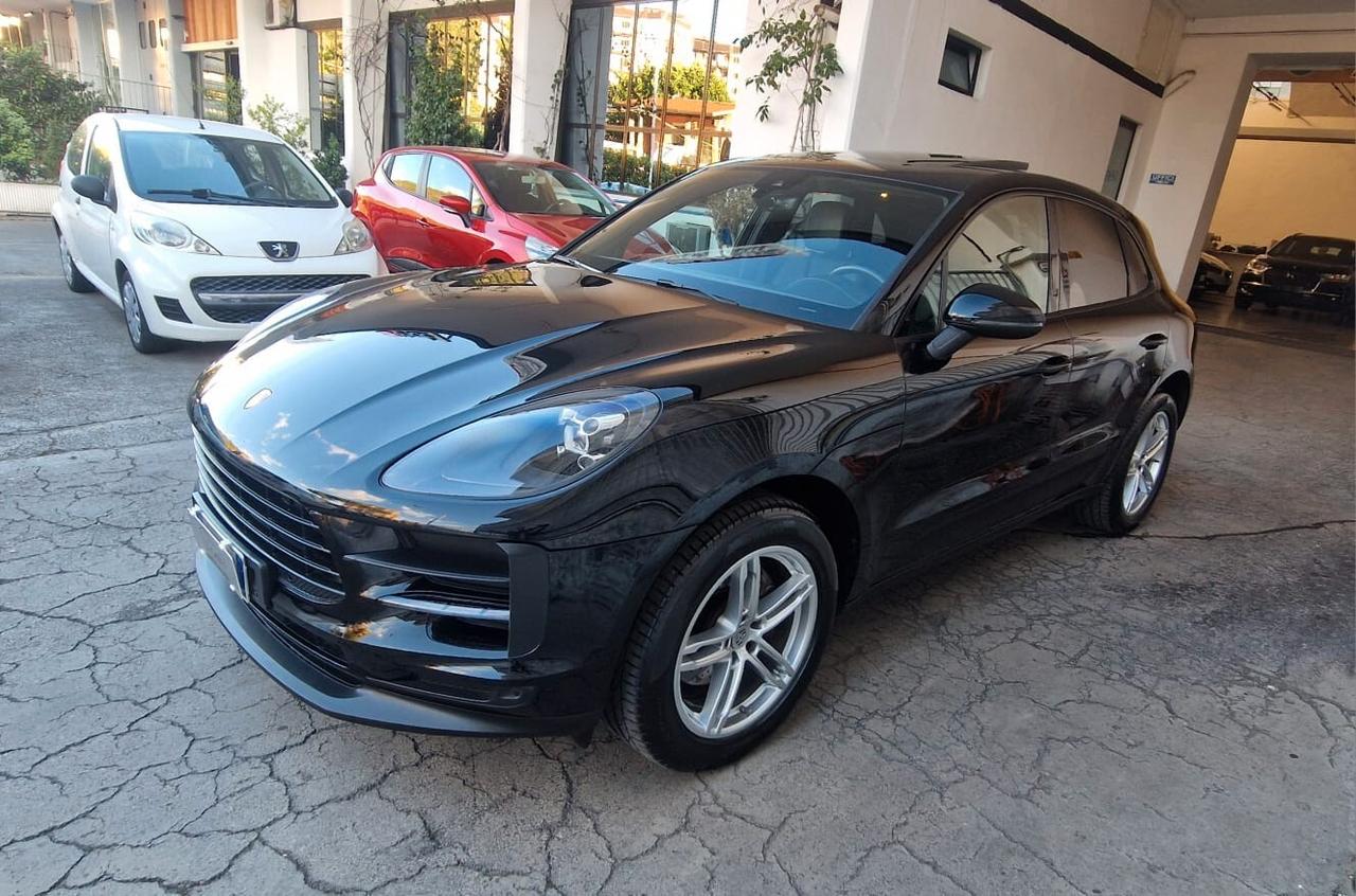 Porsche Macan 2.0 245cv Tetto Led