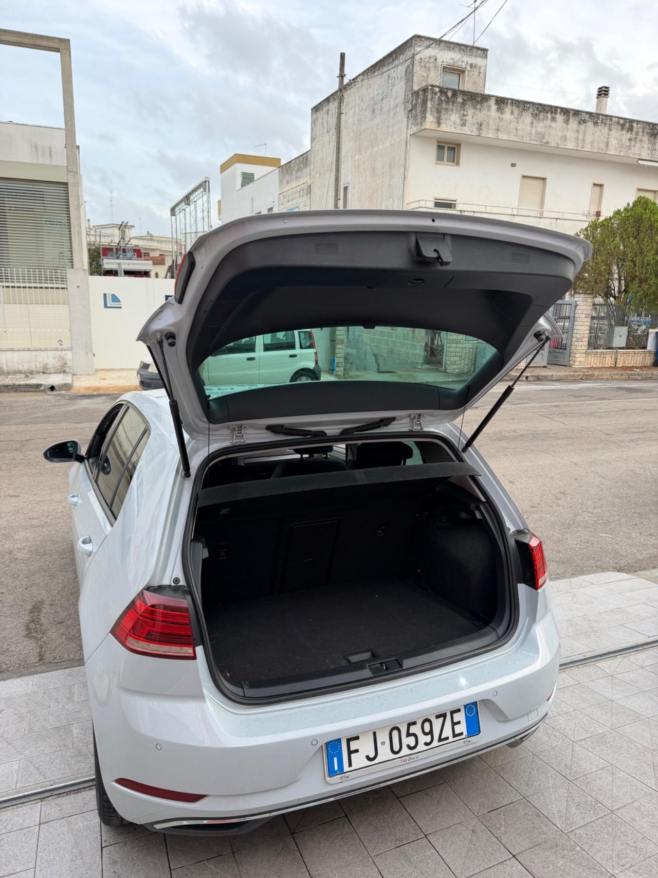 Volkswagen Golf 7.5 1.6 TDI 115 CV BlueMotion Technology-2017/LED/COMANDI