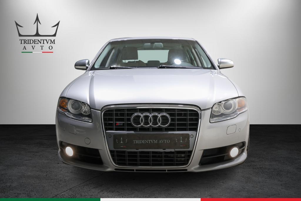 Audi S4 4.2 V8 quattro tiptronic