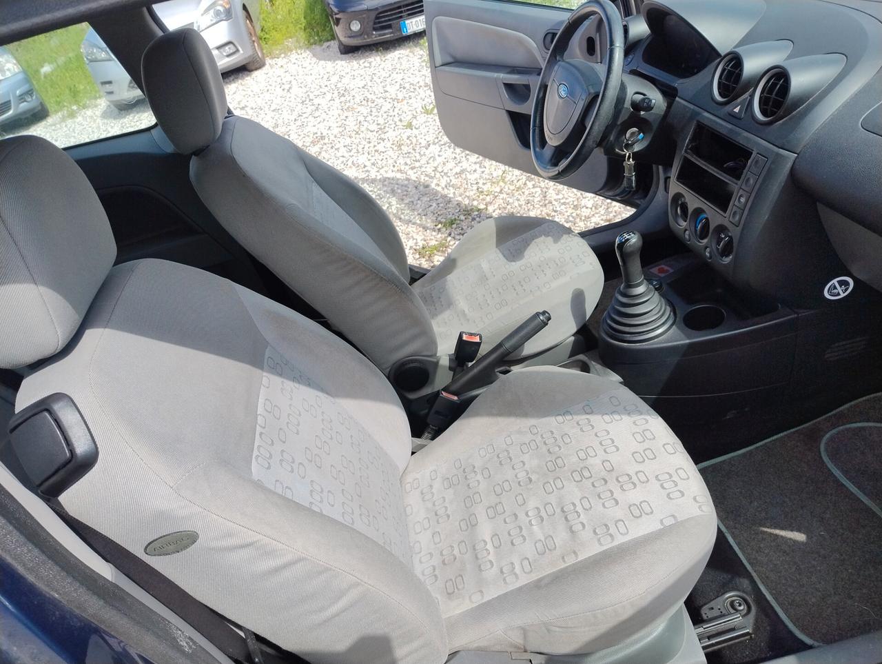 Ford Fiesta 1.4 16V 5p. Ghia