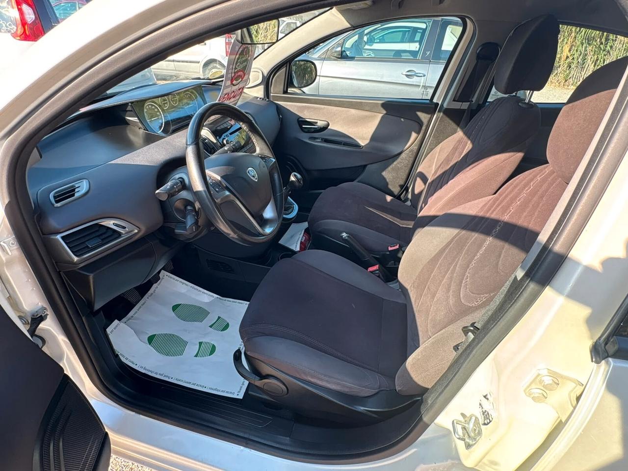 Lancia Ypsilon 1.3 MJT 16V 95 CV 5 porte S&S Silver