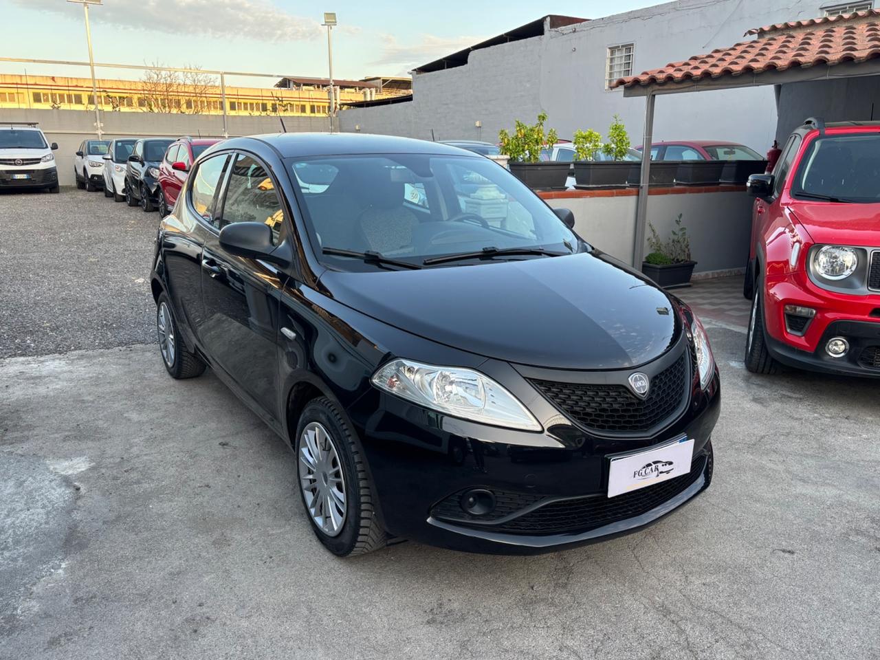 Lancia Ypsilon 1.2 69 CV 5 porte S&S Gold