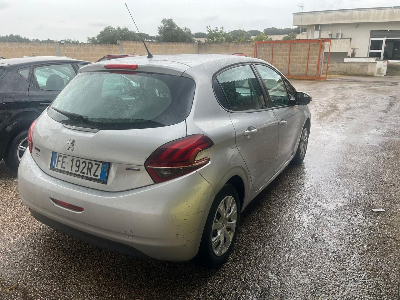 Peugeot 208 PureTech 2016 UNIPRO 118000KM