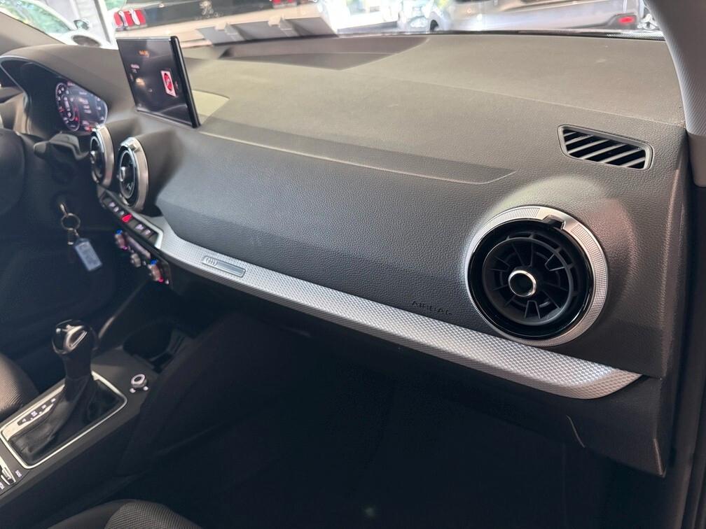 Audi Q2 35 1.5 tfsi Advanced s-tronic Led App conn Cam Pano 17"