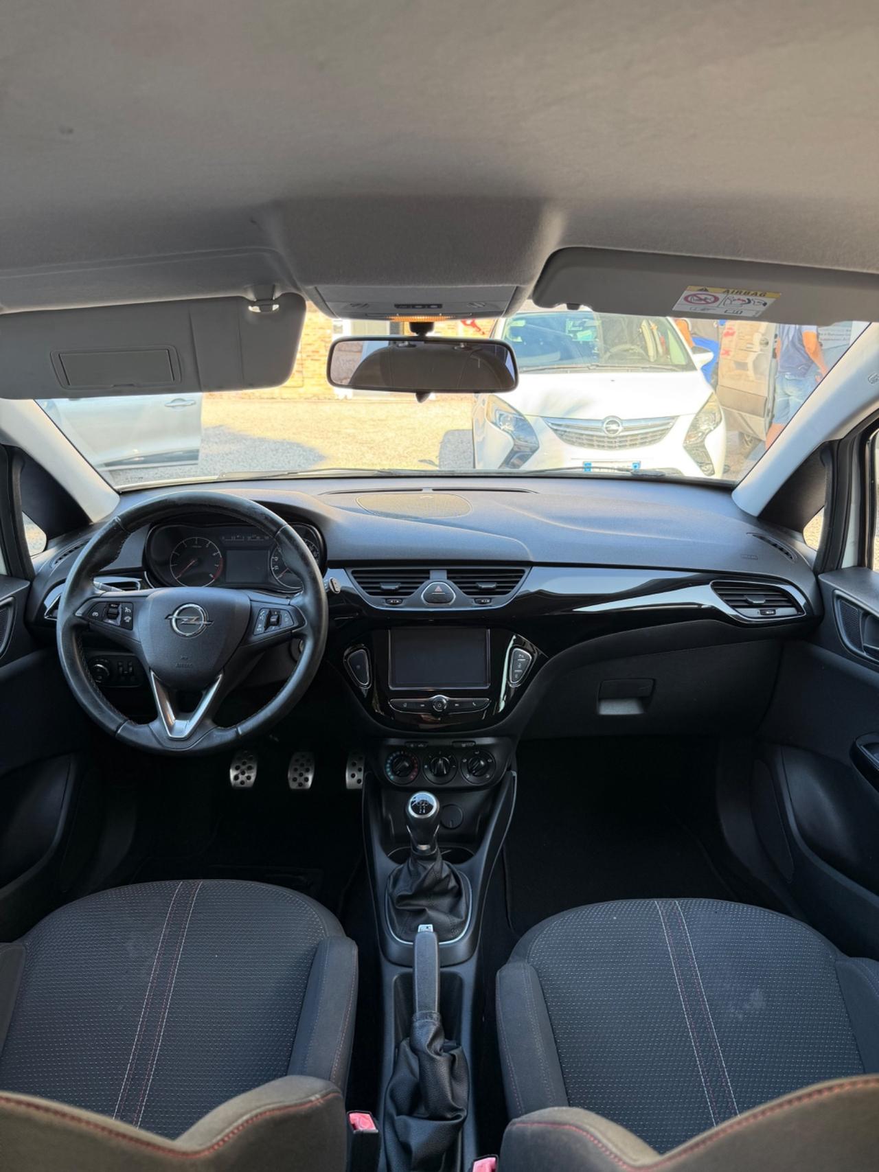 Opel Corsa 1.2 5 porte Black Edition