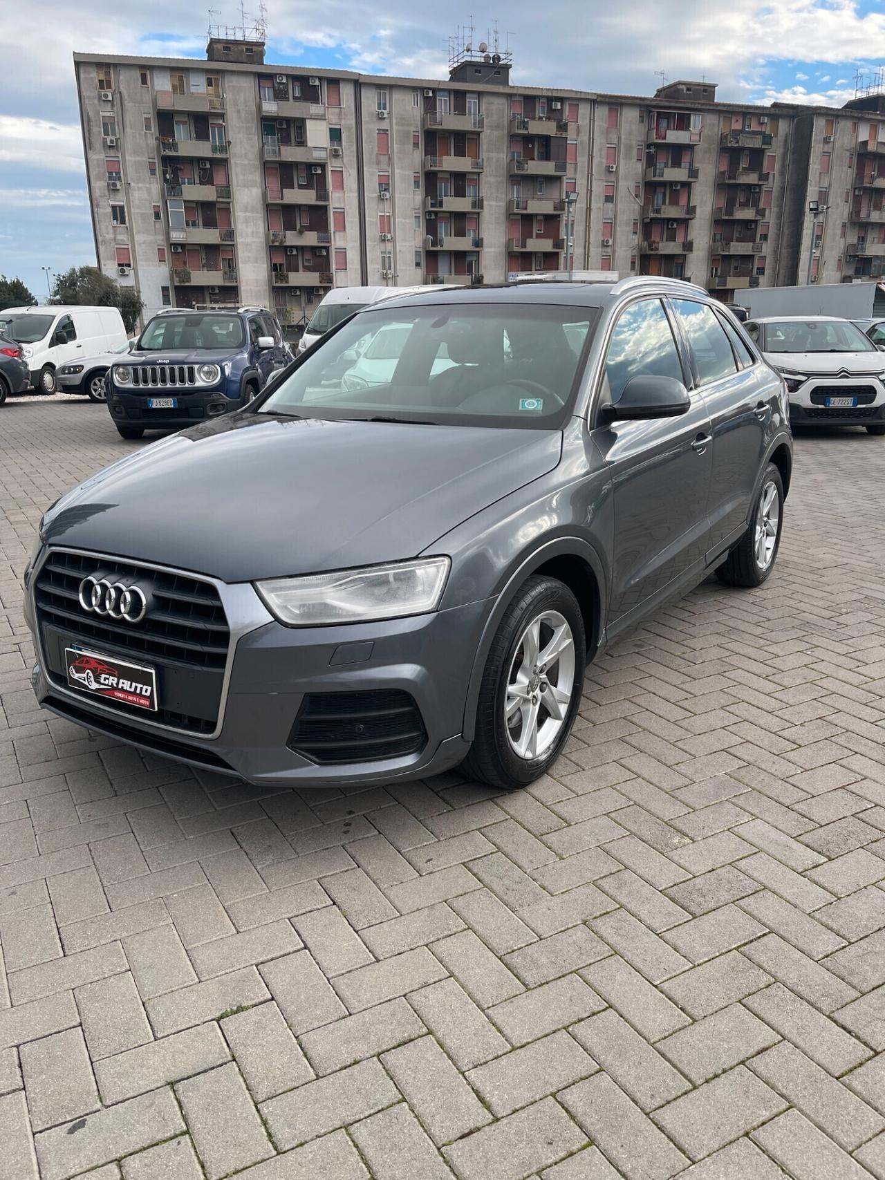 Audi Q3 2.0 TDI 120 CV Full Optional